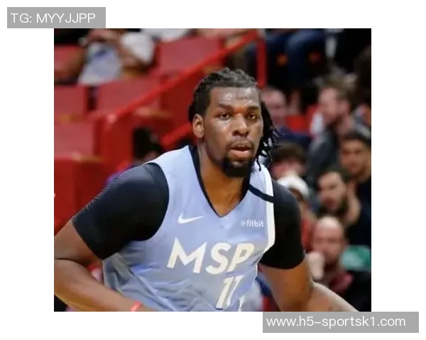 纳兹里德表现出色12投8中砍下25分10篮板三分球命中率高达71 纳兹里德表现出色12投8中砍下25分10篮板三分球命中率高达71